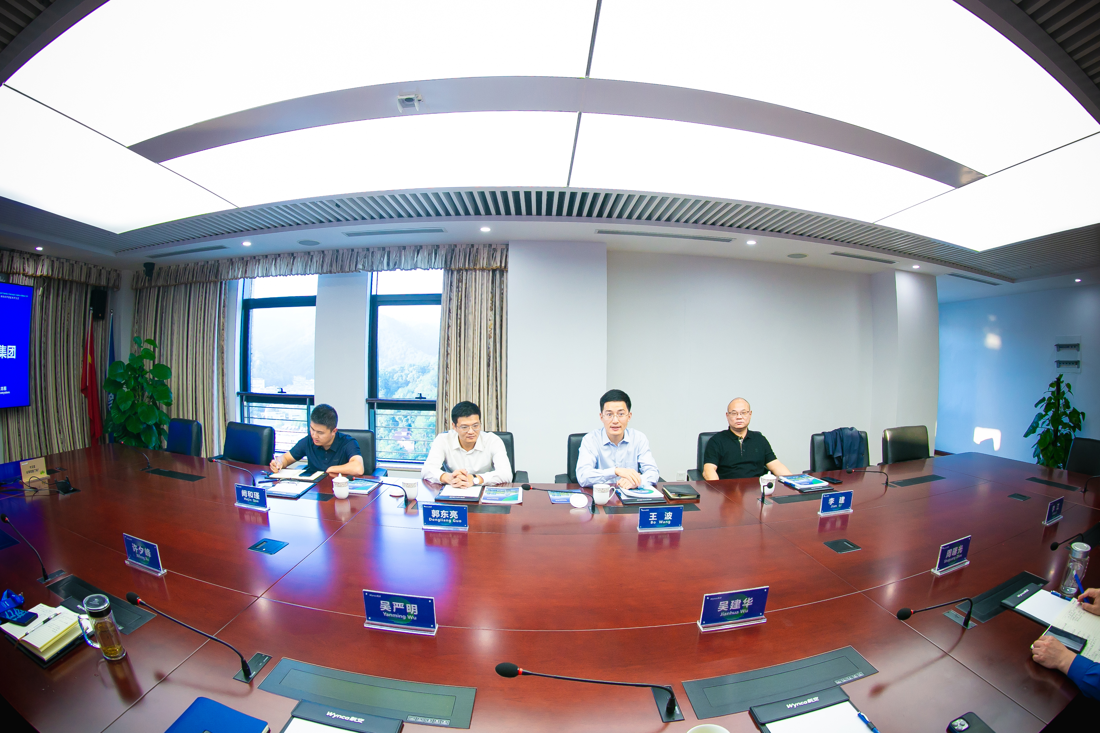 1698038737602228LenE.jpg 1698038737602228LenE.jpg