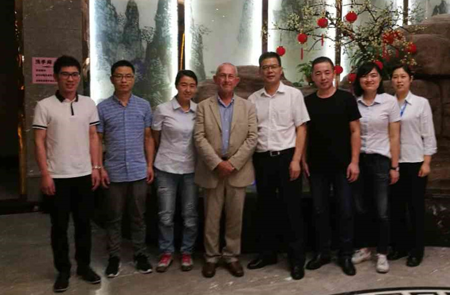 1498811988433770wJWC.jpg 法國農(nóng)藝專家合影.jpg